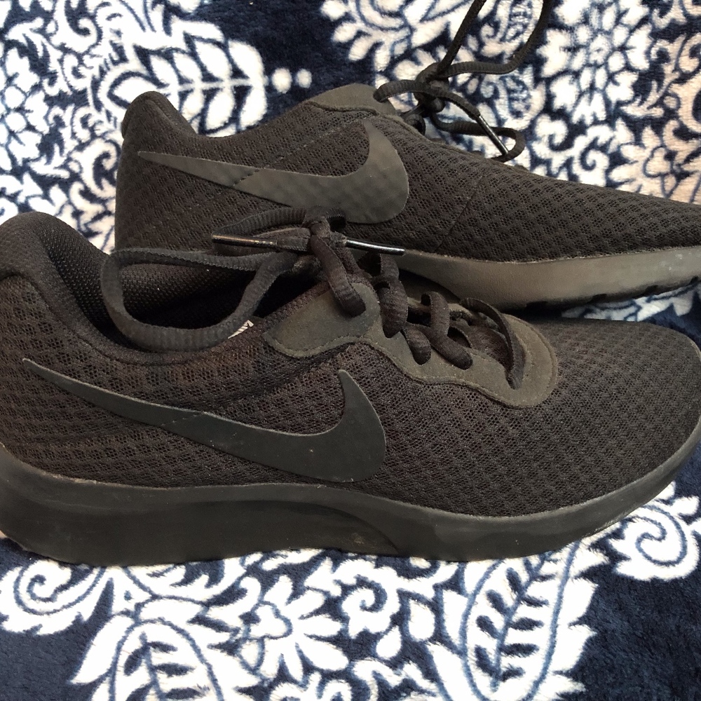 Women's Black Nike's